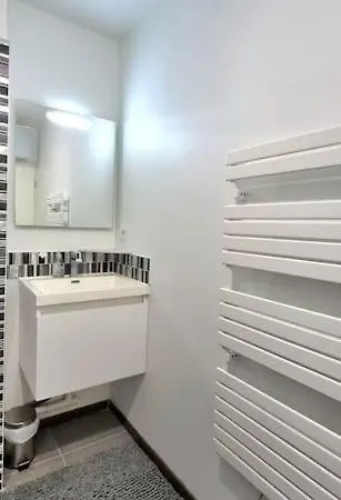 T2 Pool & Terrasse - Parking - Metro - Wifi