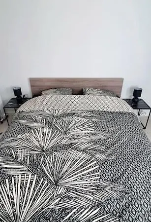 T2 Pool & Terrasse - Parking - Metro - Wifi