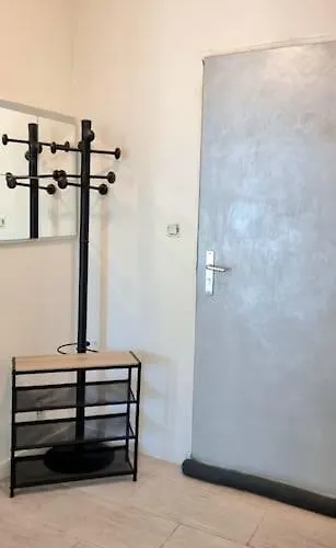 T2 Pool & Terrasse - Parking - Metro - Wifi *