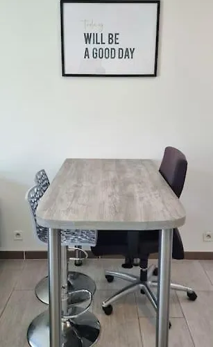 T2 Pool & Terrasse - Parking - Metro - Wifi *