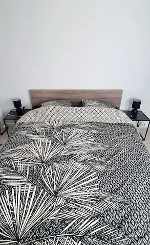 T2 Pool & Terrasse - Parking - Metro - Wifi