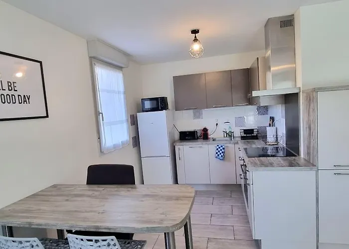 דירה T2 Pool & Terrasse - Parking - Metro - Wifi